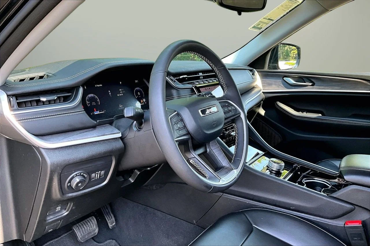 Used 2023 Black Jeep Limited image 20