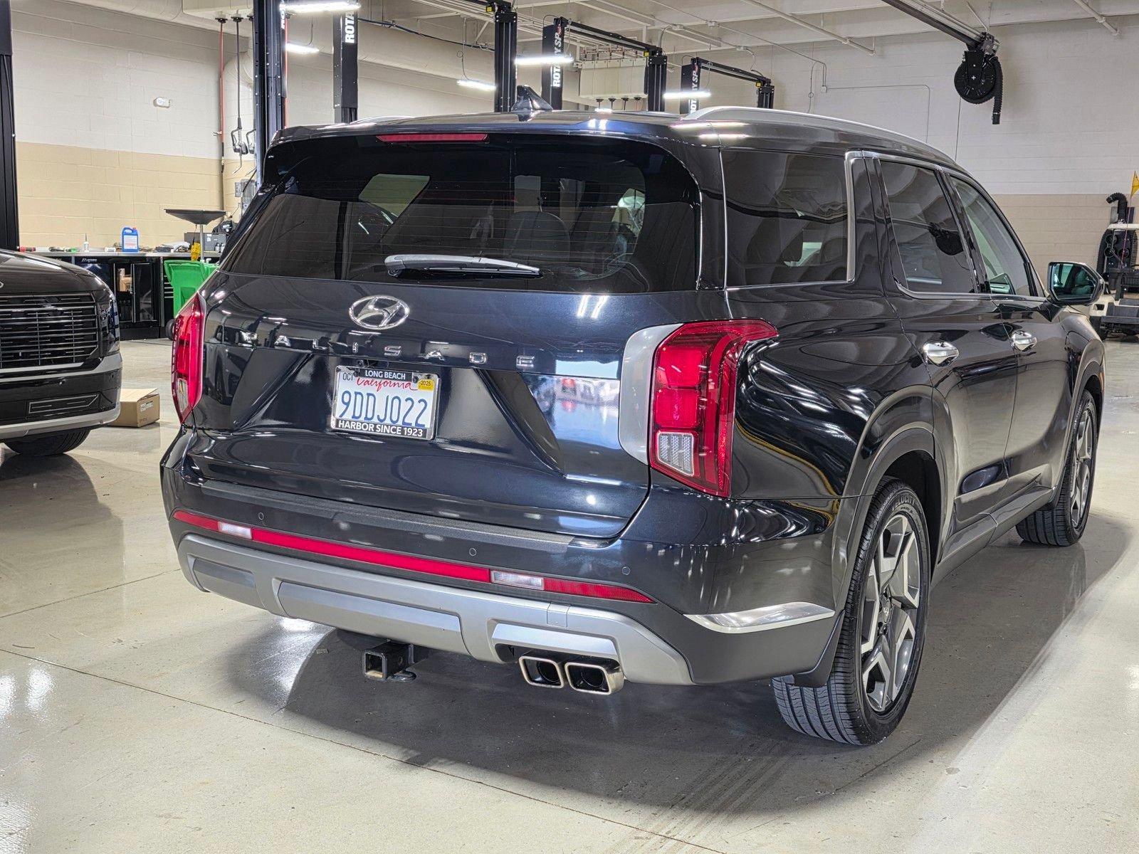 Certified Used 2023 Moonlight Cloud Hyundai Limited image 11