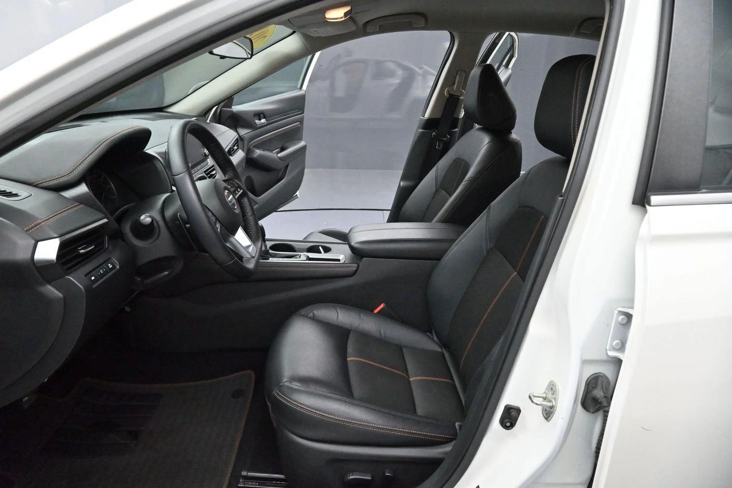 Used 2020 Pearl White Tricoat Nissan 2.5 SR image 12
