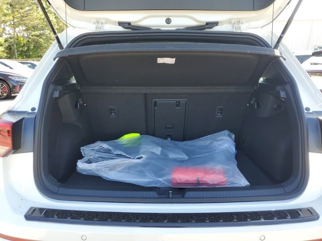 New 2026 White Volkswagen 2.0T SE image 8