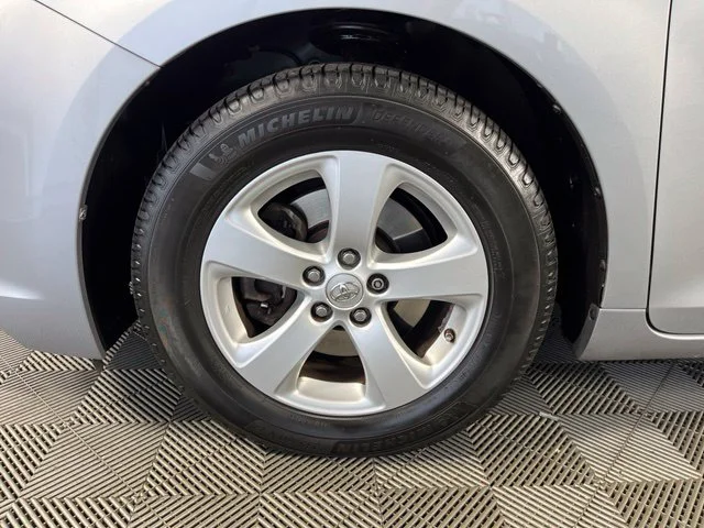 Used 2015 Silver Toyota LE image 11