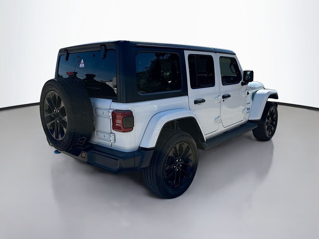 Used 2022 Bright White Clearcoat Jeep Unlimited Sahara image 7