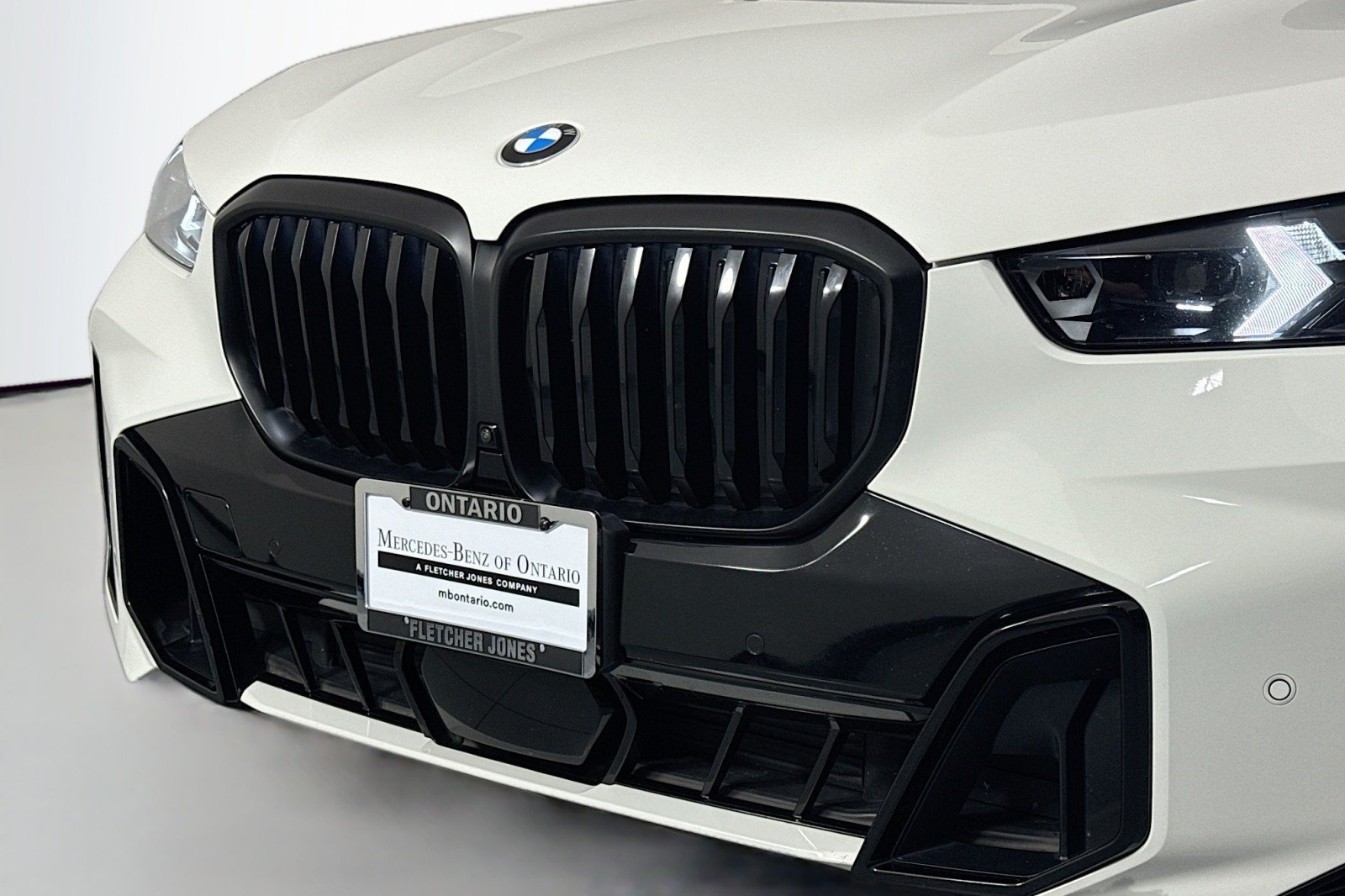 Used 2024 Alpine White BMW xDrive40i image 12