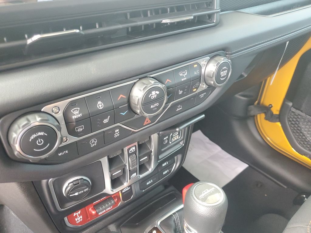 New 2026 Goldilocks Exterior Paint Jeep Mojave image 18
