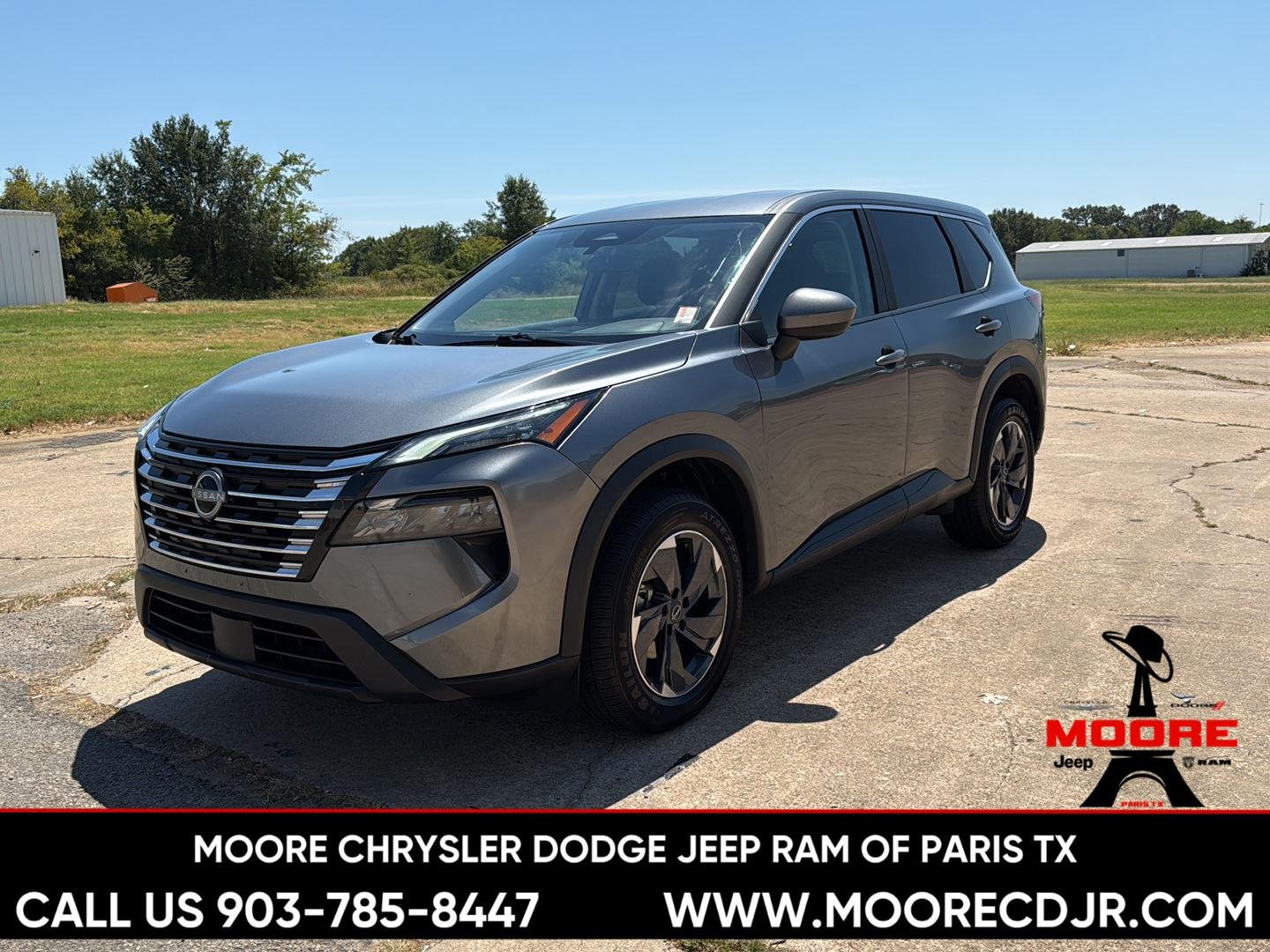 Used 2025 Gun Metallic Nissan SV image 3