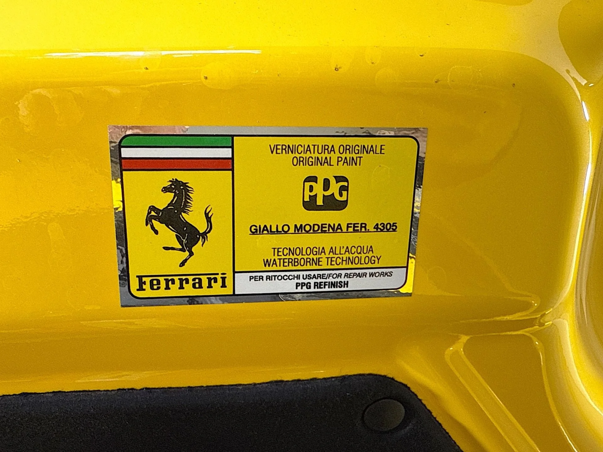 Certified Used 2019 Giallo Triplo Strato Ferrari Base image 29