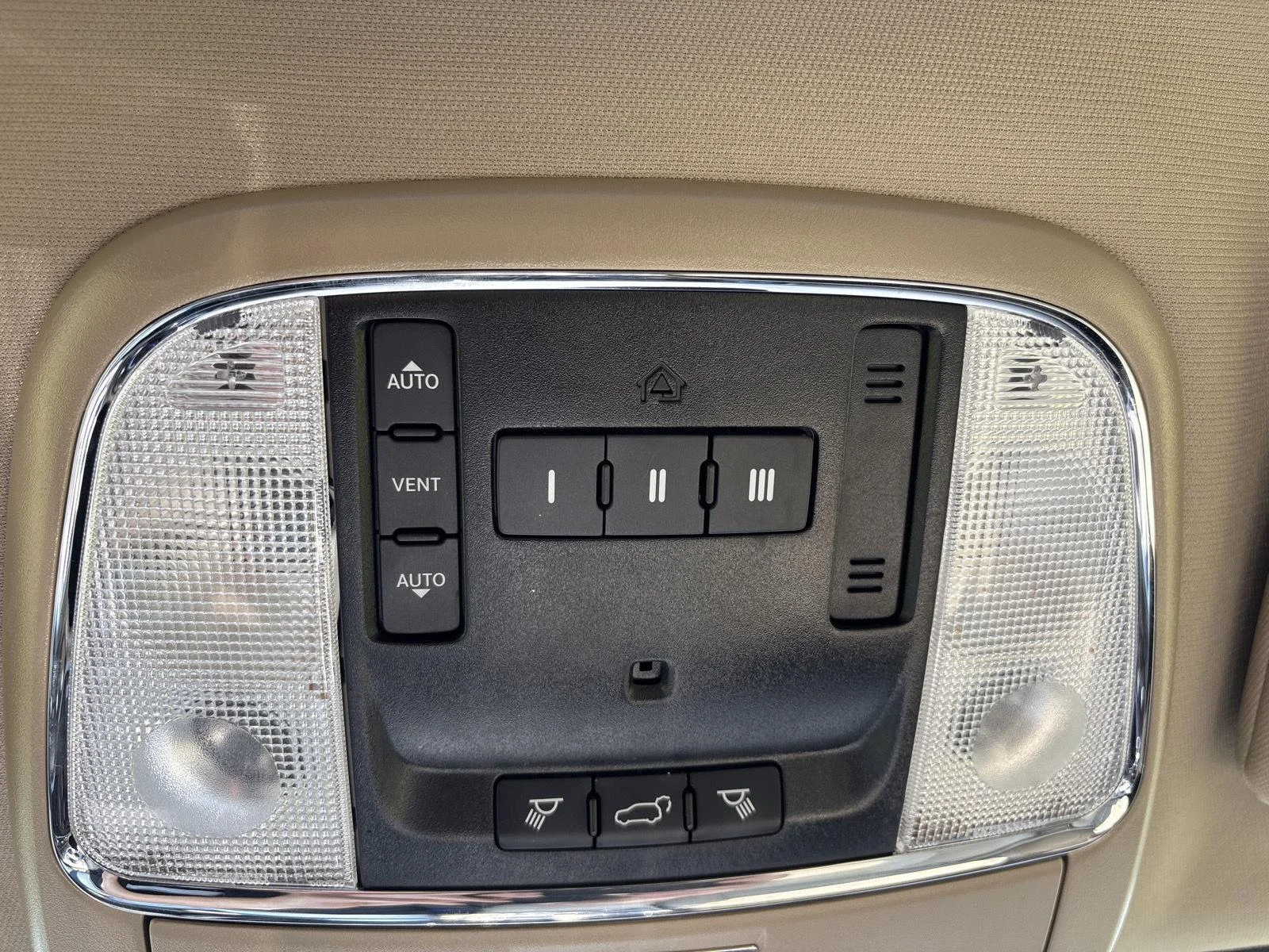 Used 2021 Walnut Brown Metallic Clearcoat Jeep Limited image 25