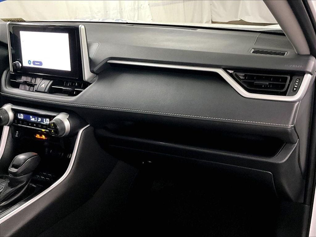 Used 2025 White Toyota LE image 13