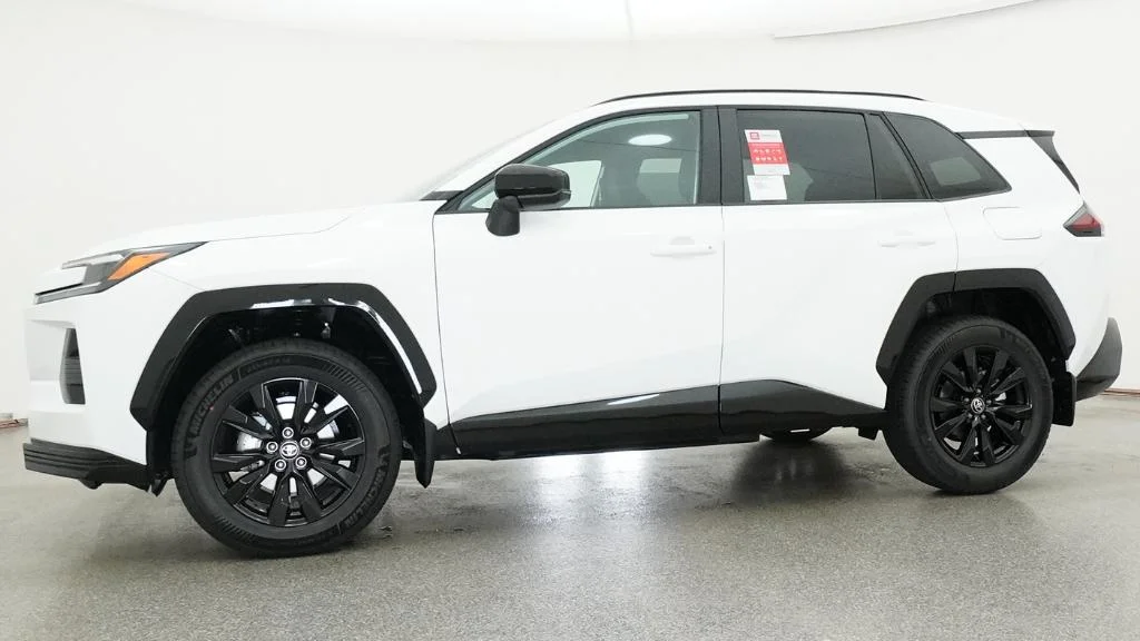 New 2026 Ice Cap Toyota SE image 4