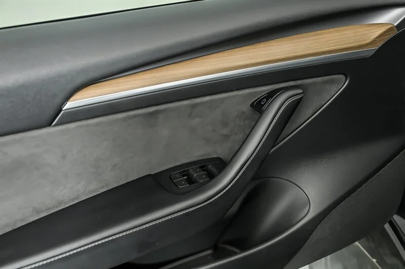 Used 2023 GRAY Tesla  image 13
