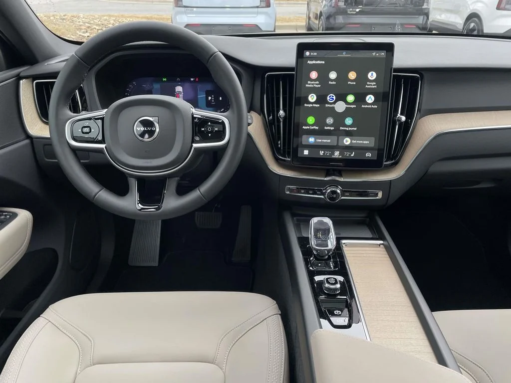 New 2026 Onyx Black Metallic Volvo Core image 4