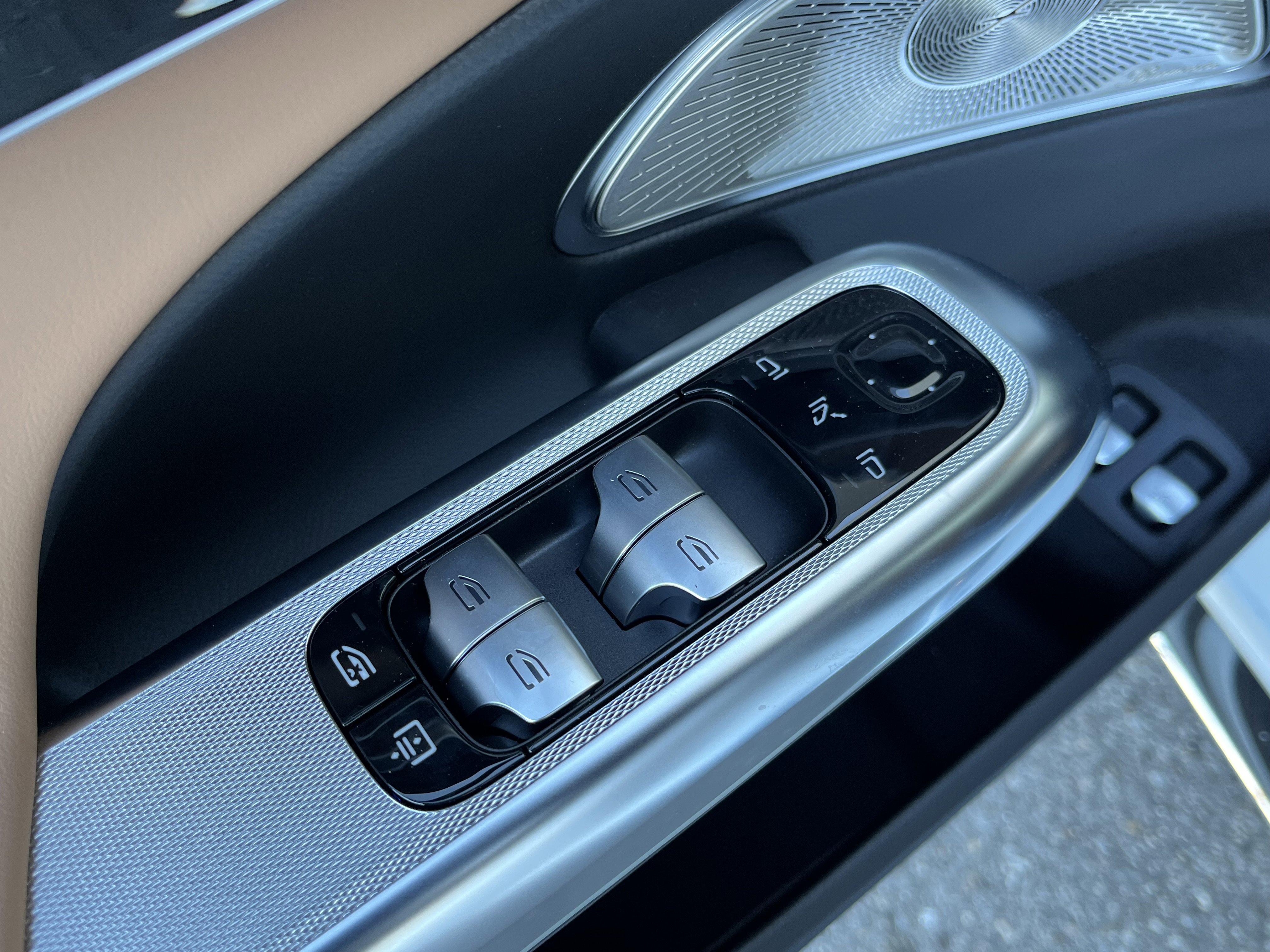 New 2026 MANUFAKTUR Moonlight White Metallic Mercedes-Benz AMG® E 53 E image 42