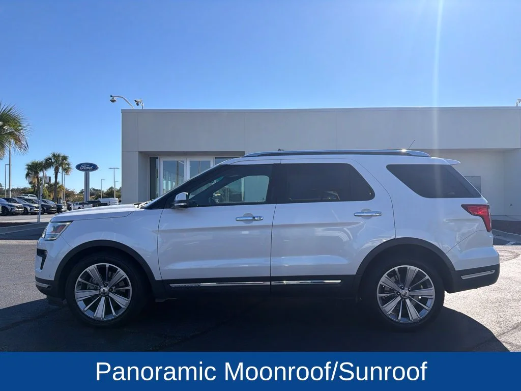 Used 2018 White Ford Limited image 3