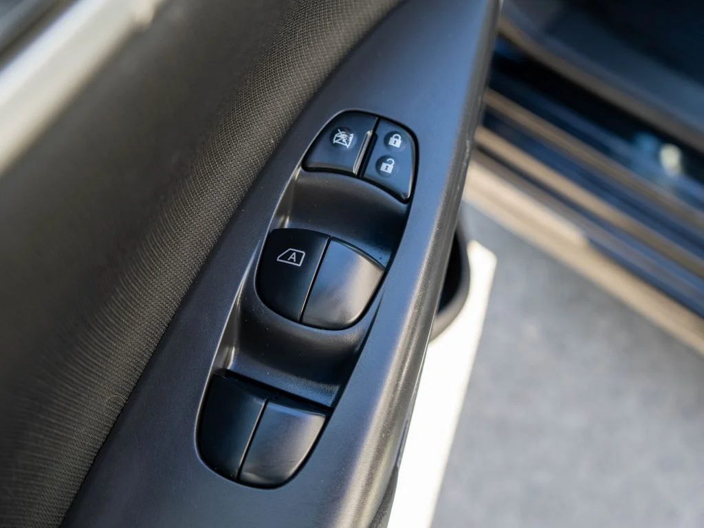Used 2019 Black Nissan SR image 16