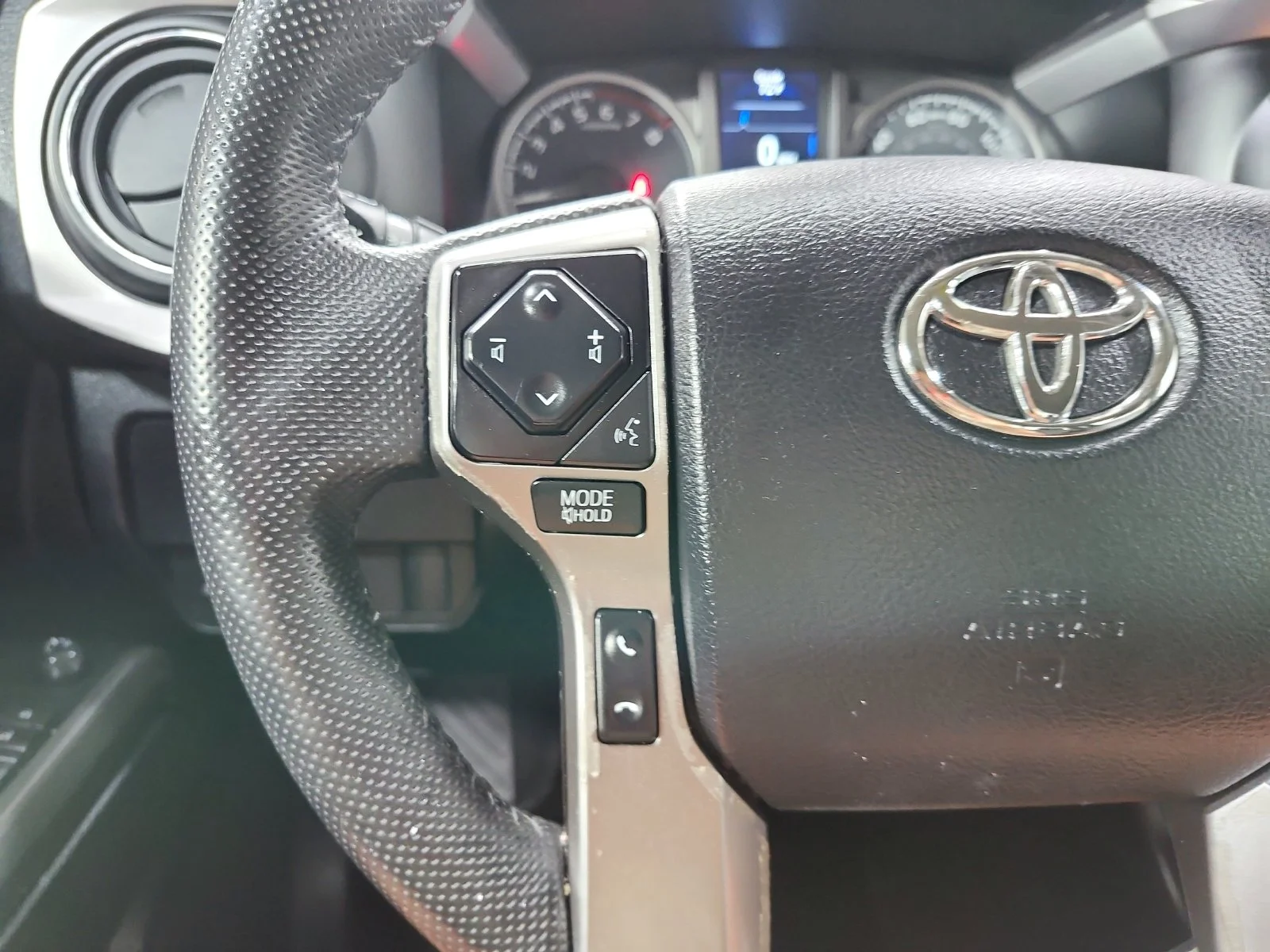 Used 2022 Silver Toyota SR5 image 21