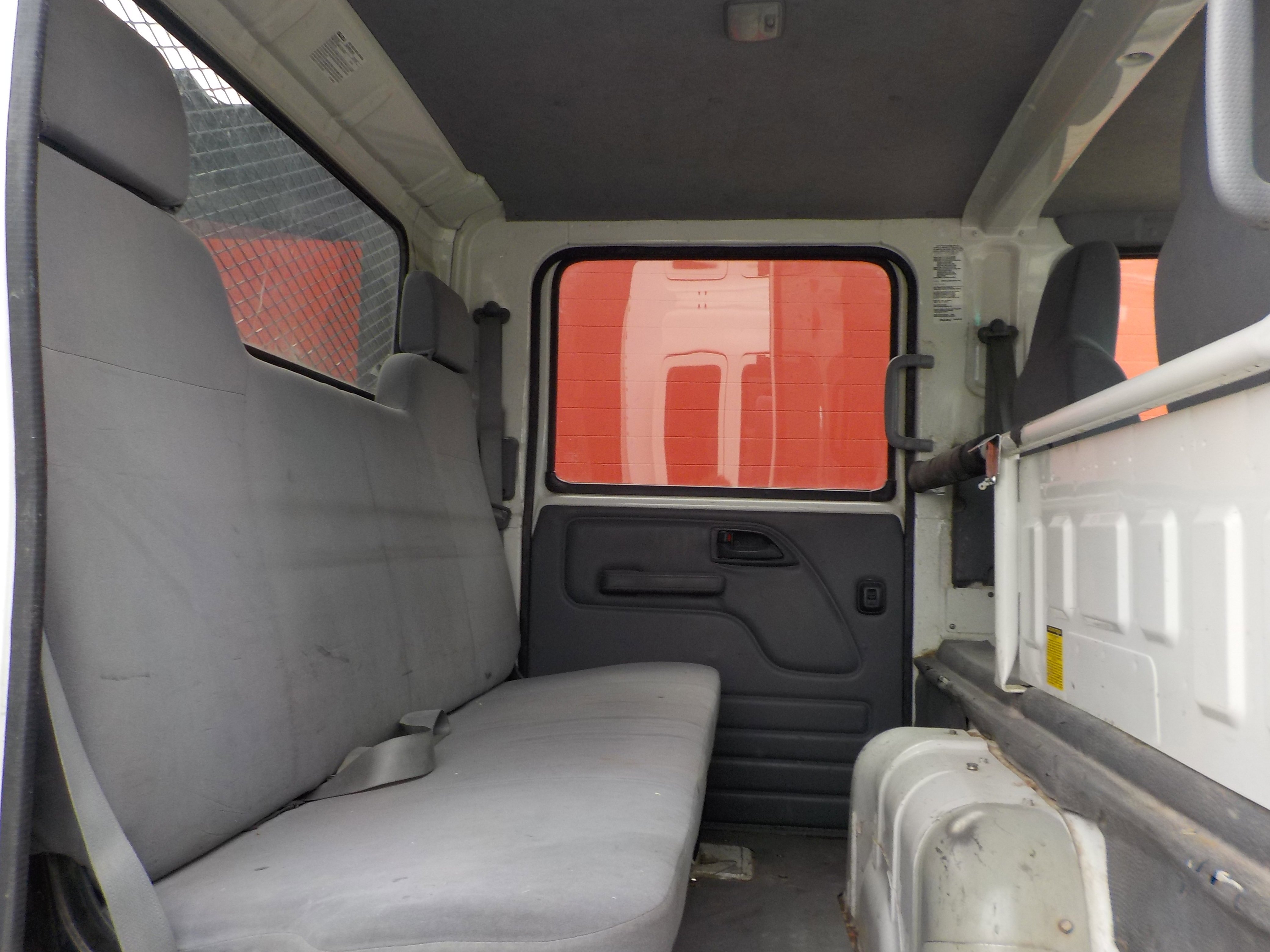 Used 2018 Arc White Chevrolet  image 11