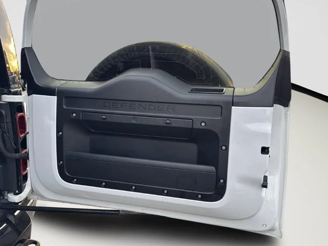 2024 Land Rover Defender X-Dynamic SE - Photo 30