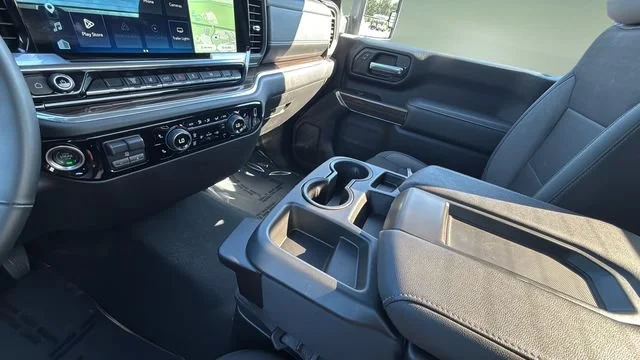 Used 2025 Summit White Chevrolet LT image 14