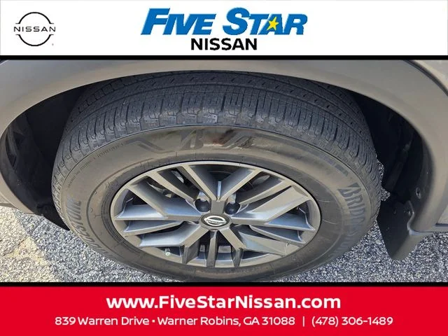 Used 2021 Gray Nissan S image 16