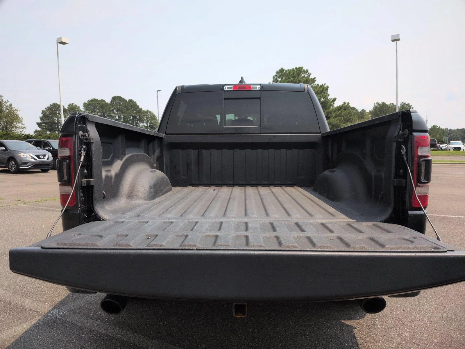 Used 2021 Diamond Black Crystal Pearlcoat Ram Big Horn image 34