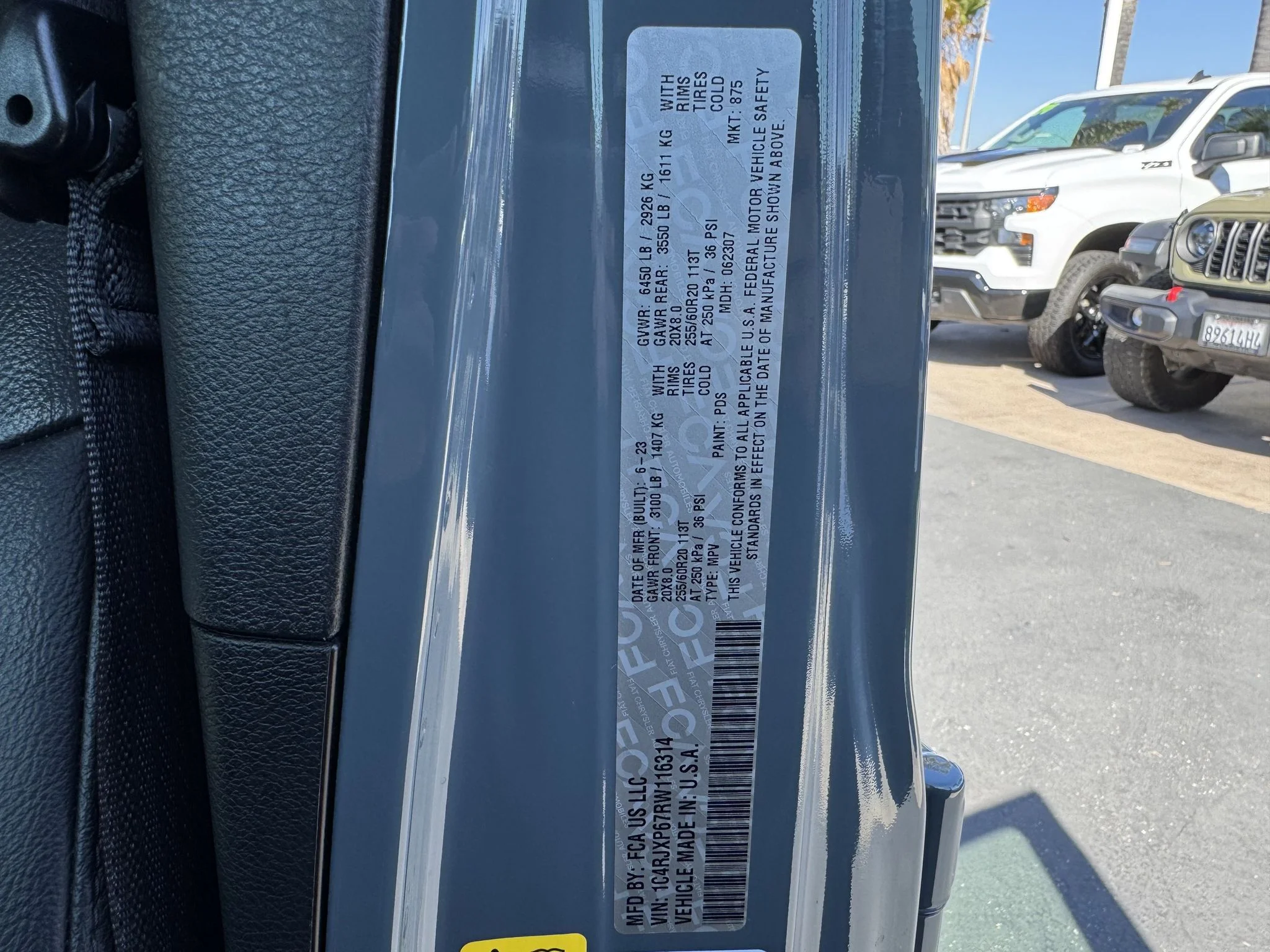 Used 2024 ANVIL CLEAR COAT Jeep Sahara image 39