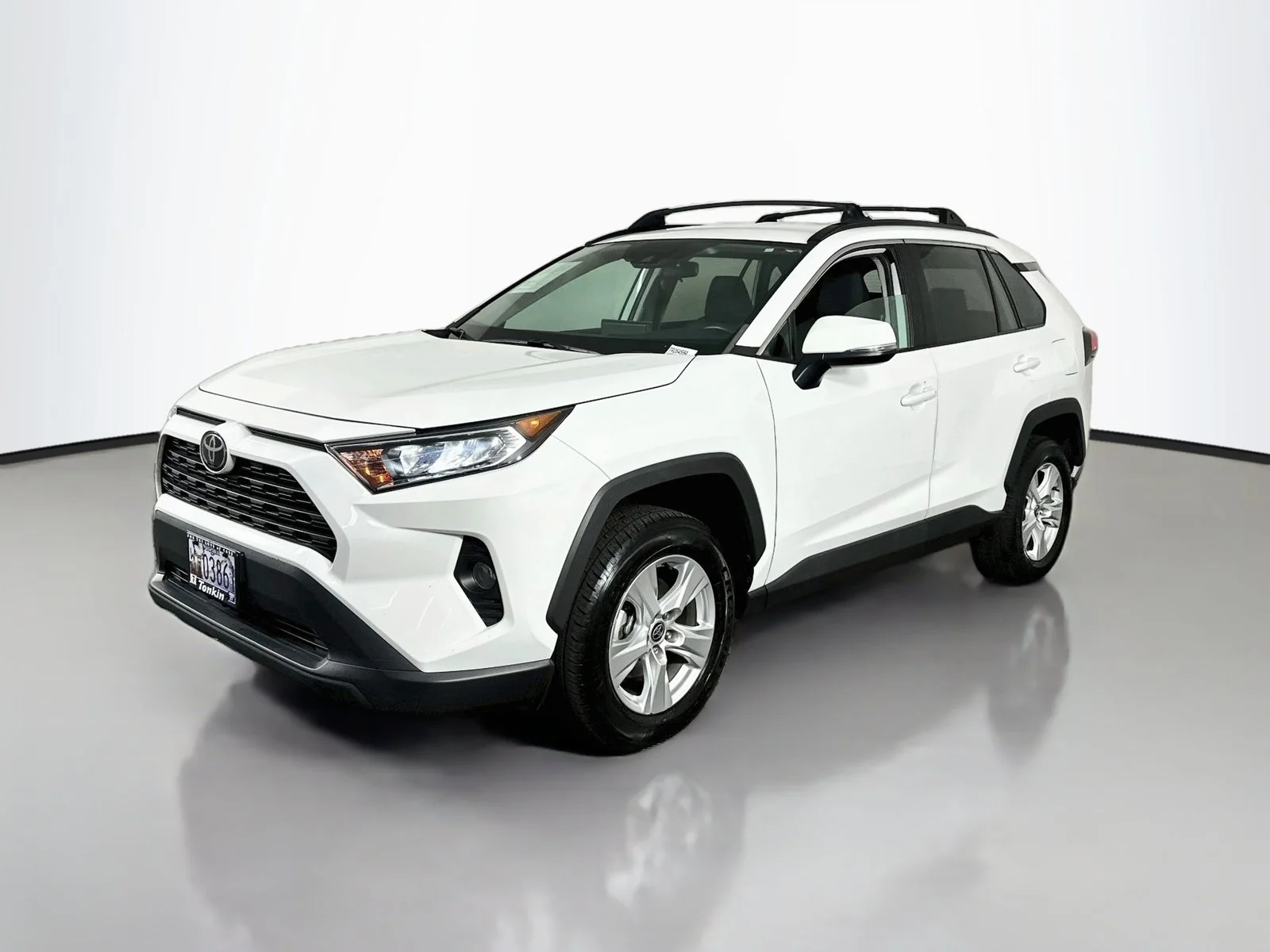 Used 2021 Super White Toyota XLE image 3
