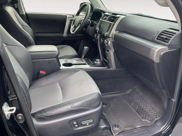 Used 2022 Black Toyota SR5 Premium image 15