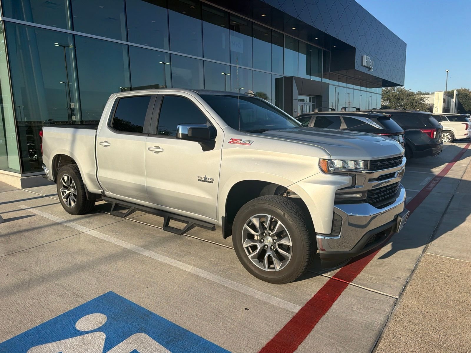 Used 2019 Silver Ice Metallic Chevrolet LT image 4