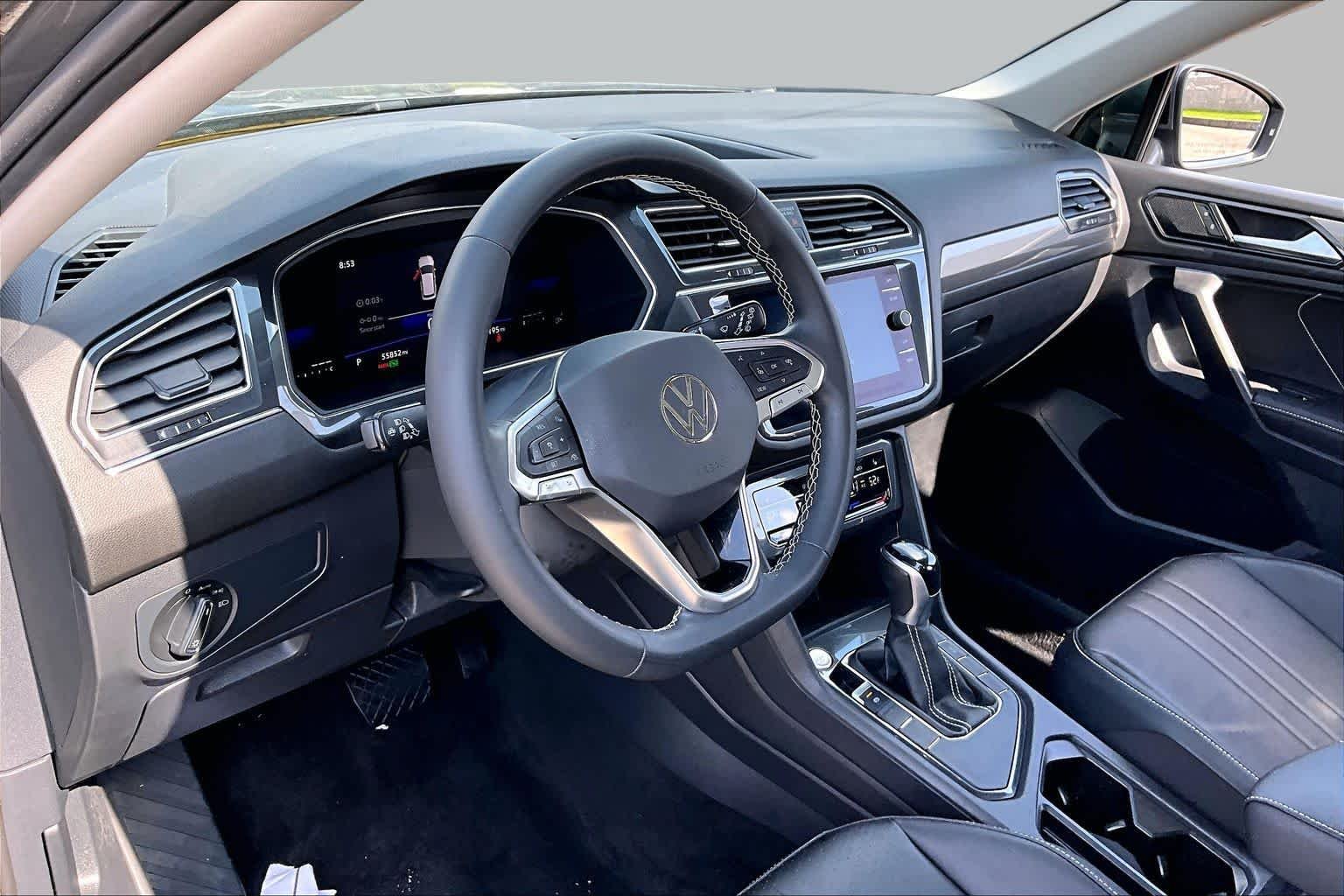 Used 2023 Platinum Gray Metallic Volkswagen SE image 16