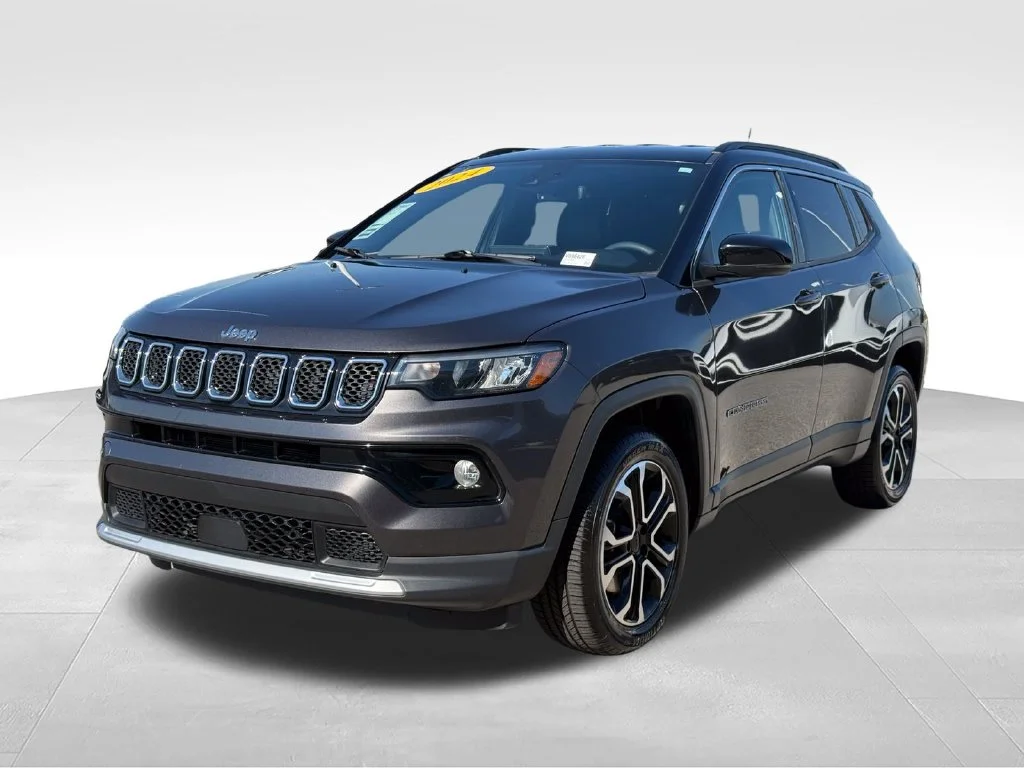 Used 2024 Gray Jeep Limited image 1