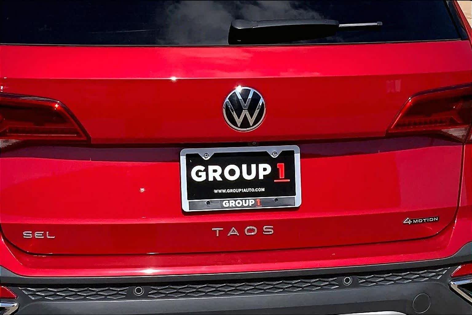 Certified Used 2022 Kings Red Metallic Volkswagen SEL image 31