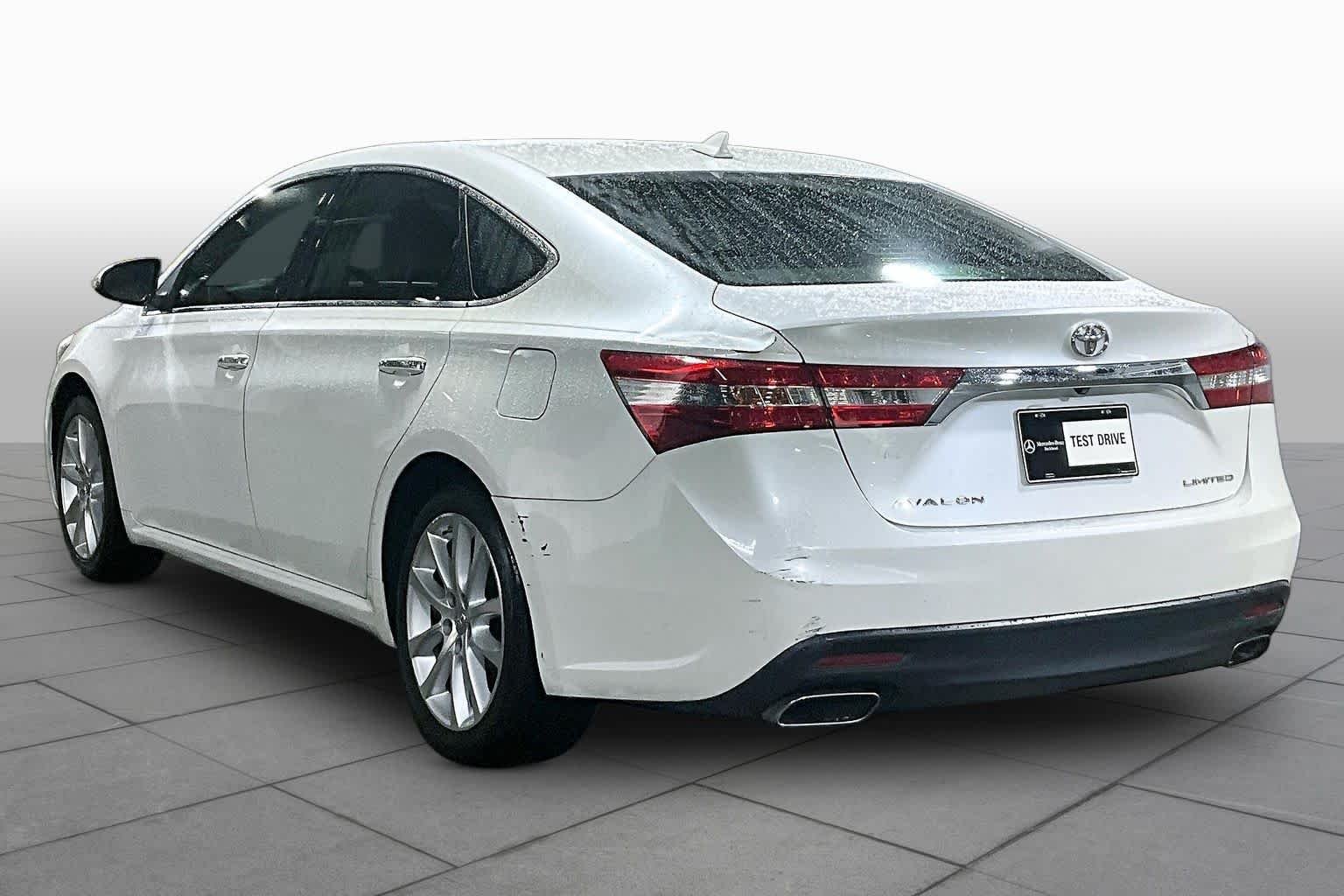 Used 2013 Blizzard Pearl Toyota Limited image 11