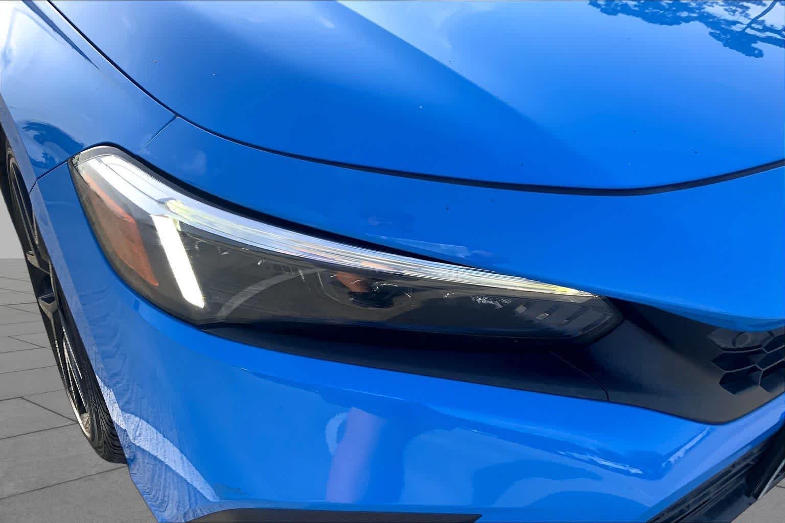 Used 2022 Boost Blue Pearl Honda Sport Touring image 23