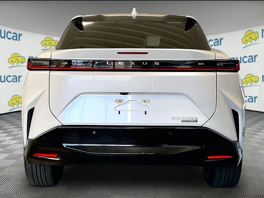 Used 2023 White Lexus 450e Luxury image 5