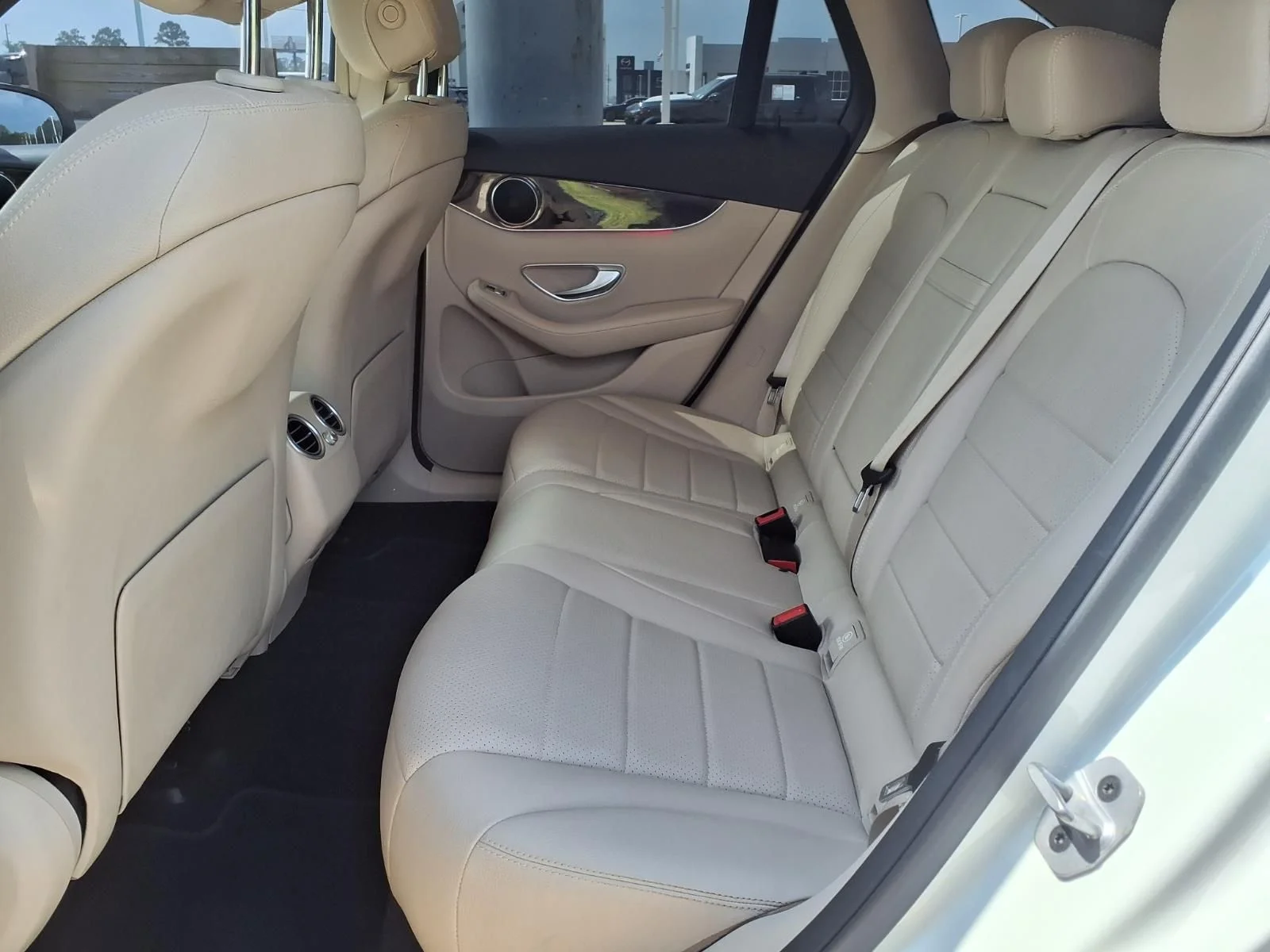 Used 2021 White Mercedes-Benz GLC 300 image 17