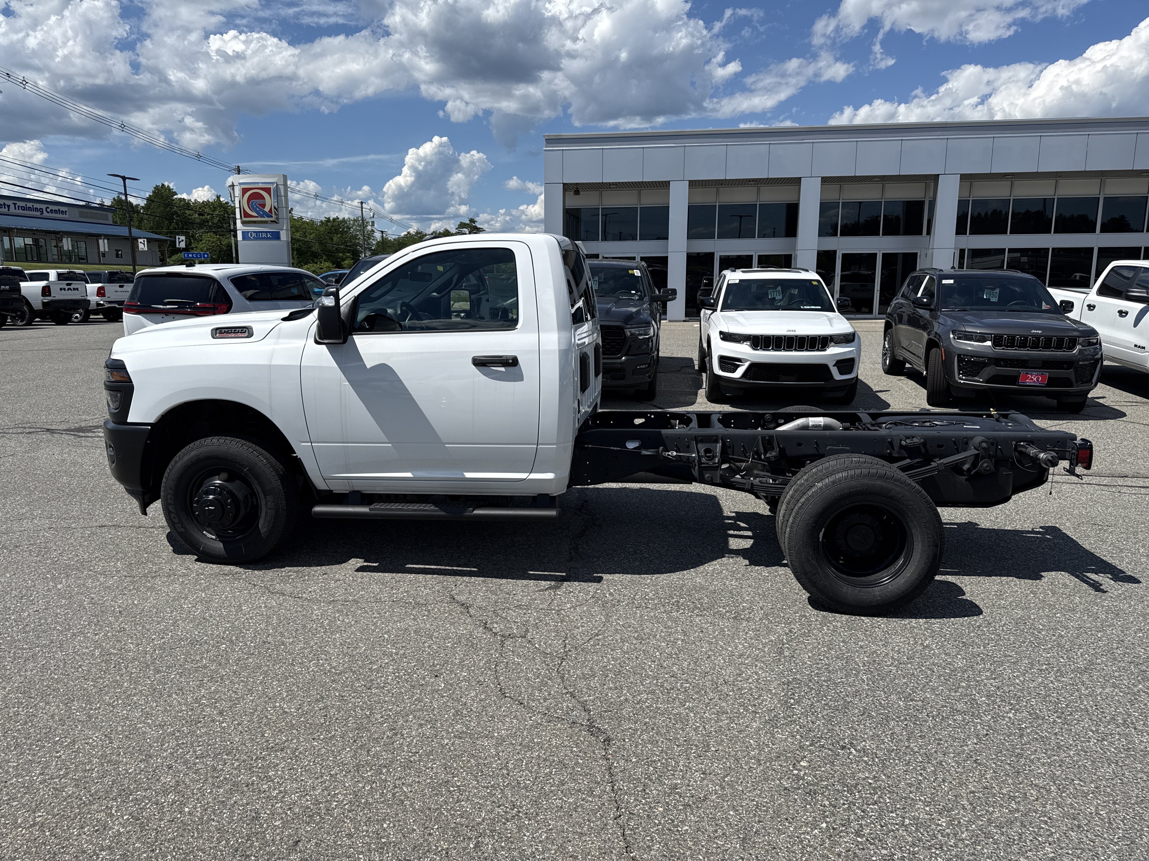 New 2026 Bright White Clearcoat Ram Tradesman image 4