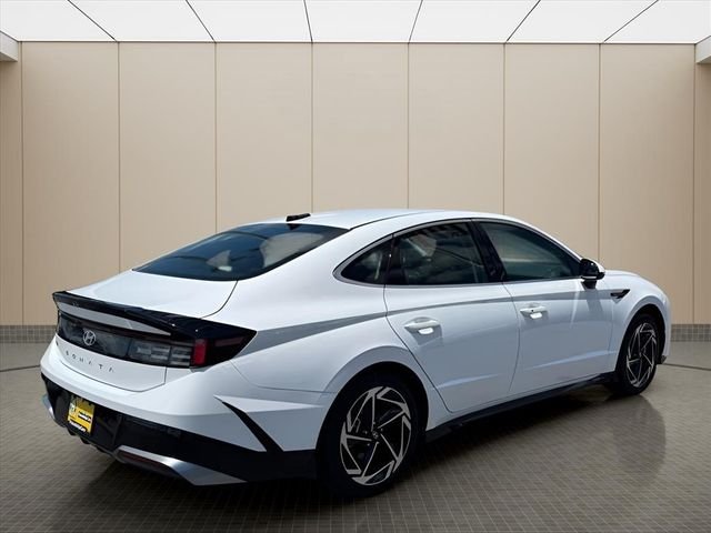 Used 2026 White Hyundai SEL Sport image 3