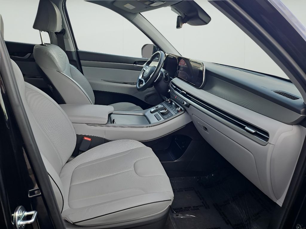 Used 2025 Abyss Black Pearl Hyundai SEL image 10