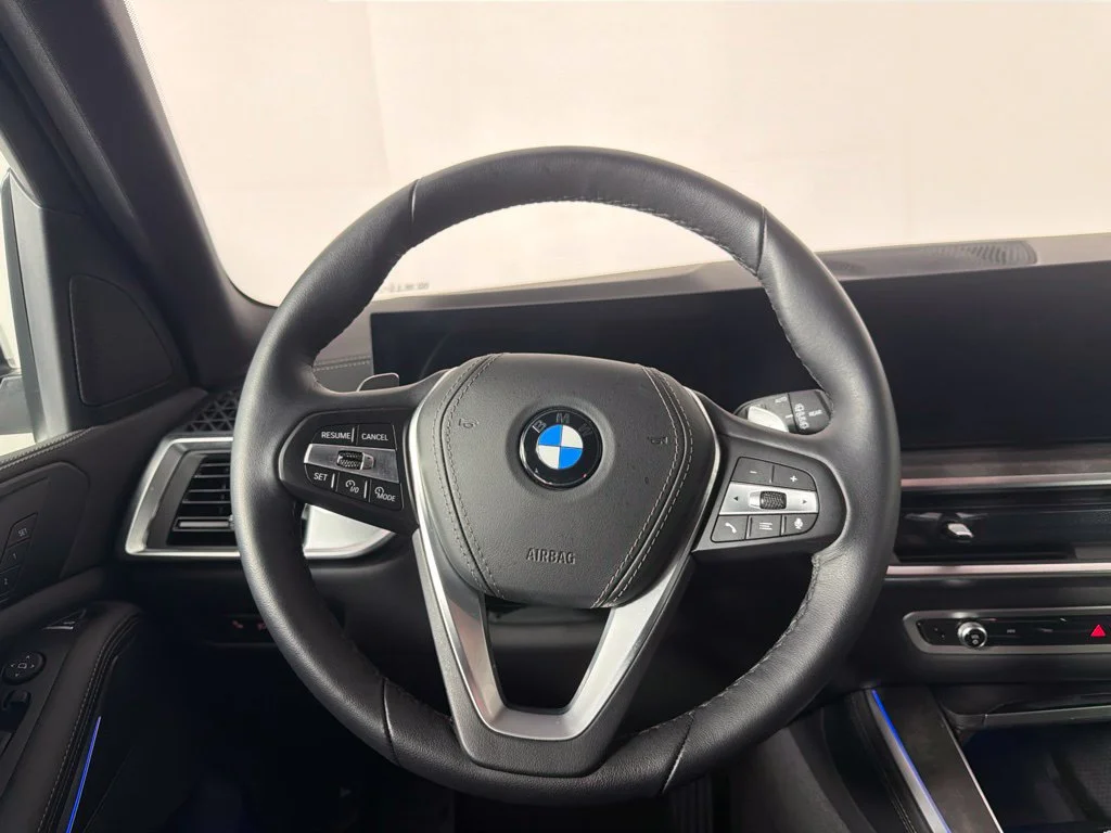 Certified Used 2026 Alpine White BMW xDrive40i image 17