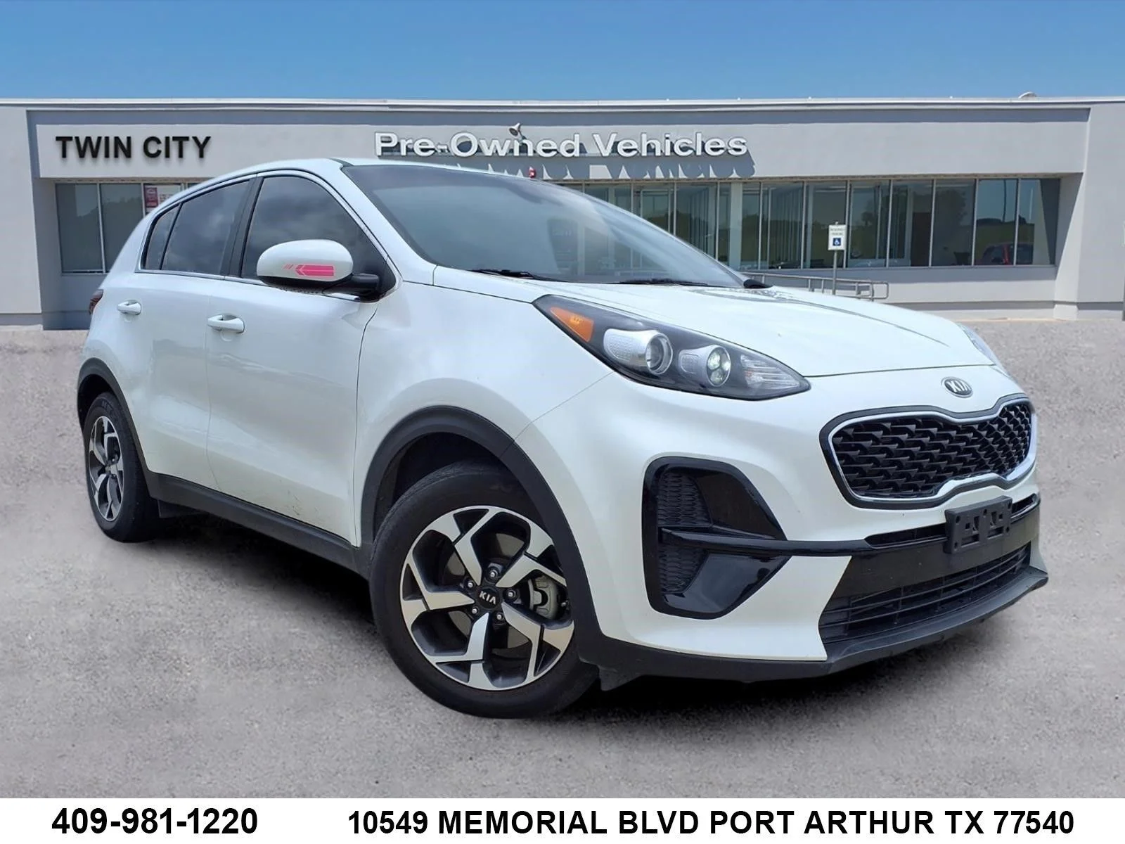 Used 2021 White Kia LX image 1