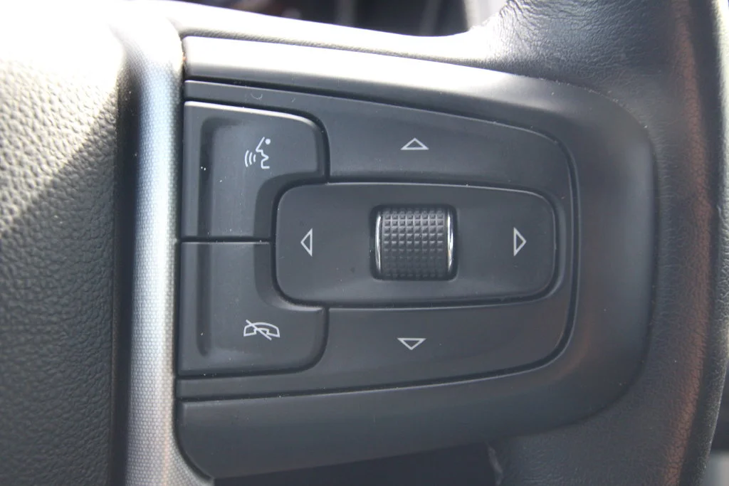 Used 2022 Gray GMC SLT image 24