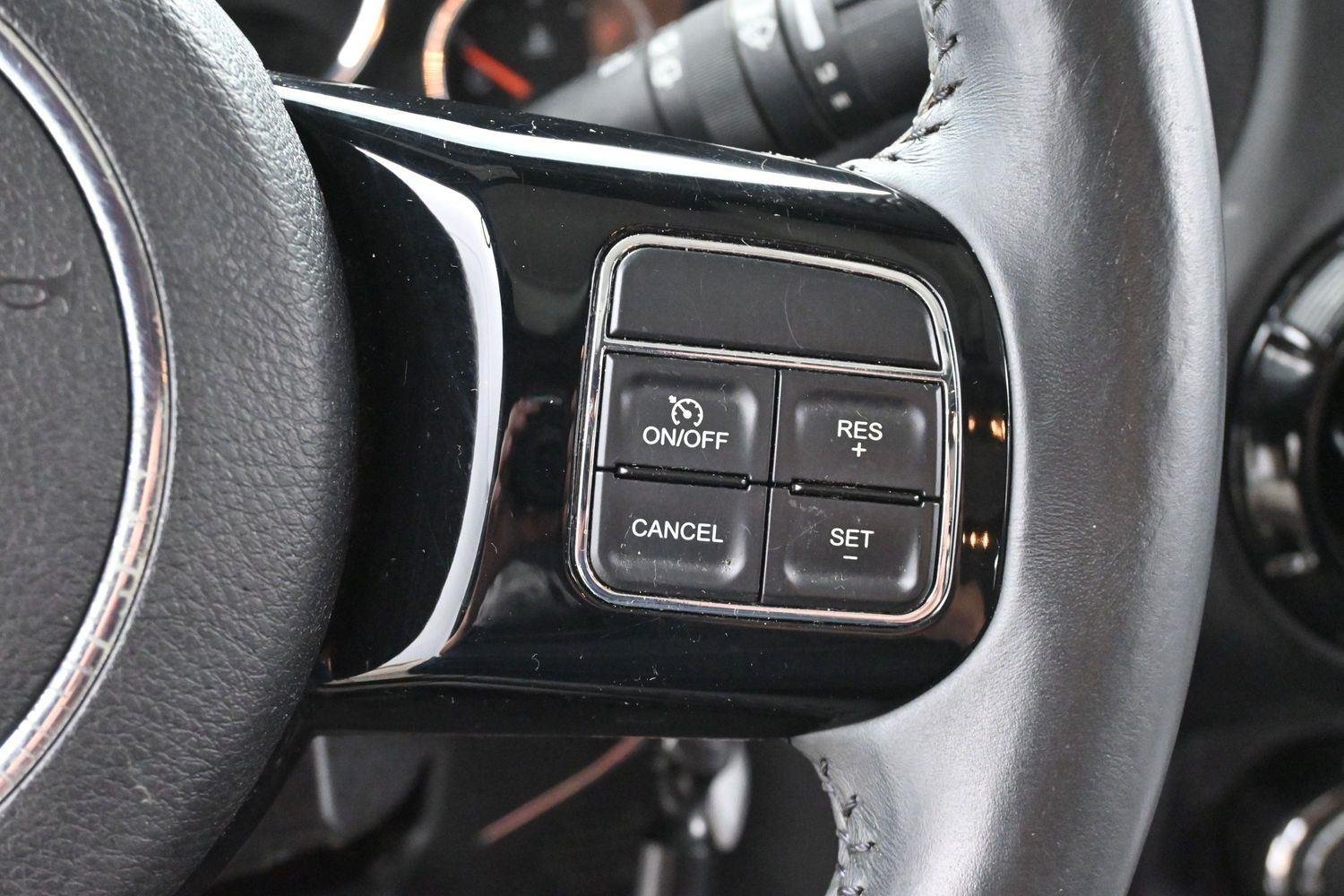 Used 2015 Bright White Clearcoat Jeep Altitude image 17