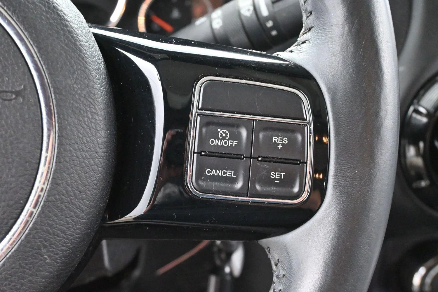Used 2015 Bright White Clearcoat Jeep Altitude image 17
