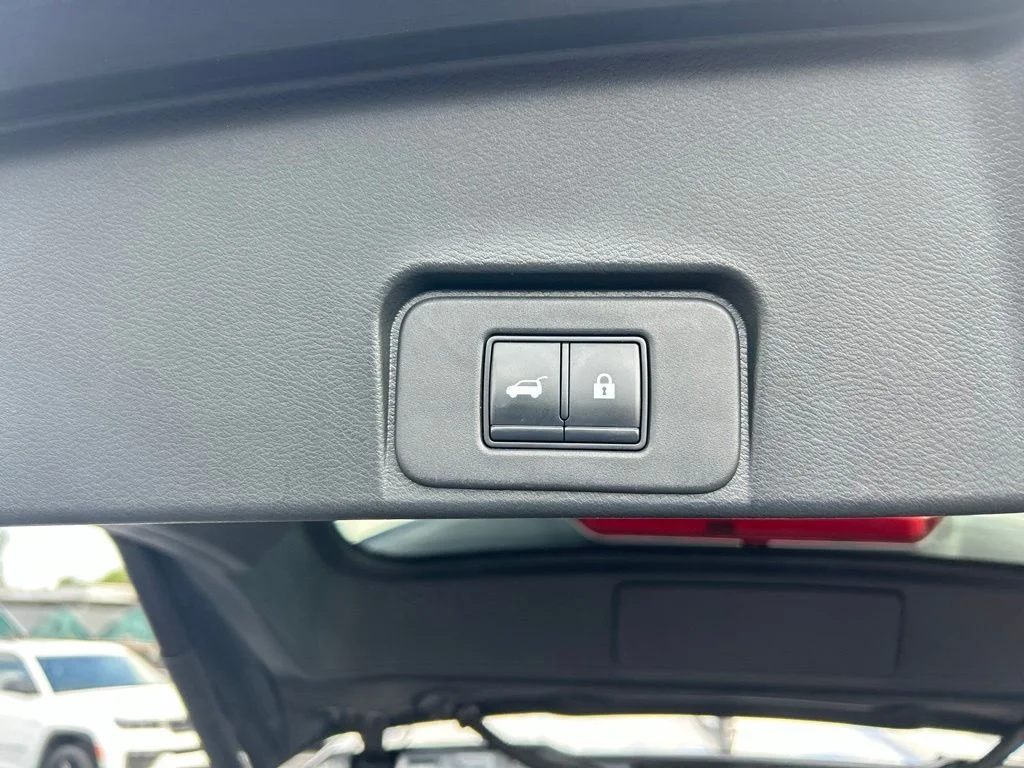 Used 2021 Gray Nissan SL image 30