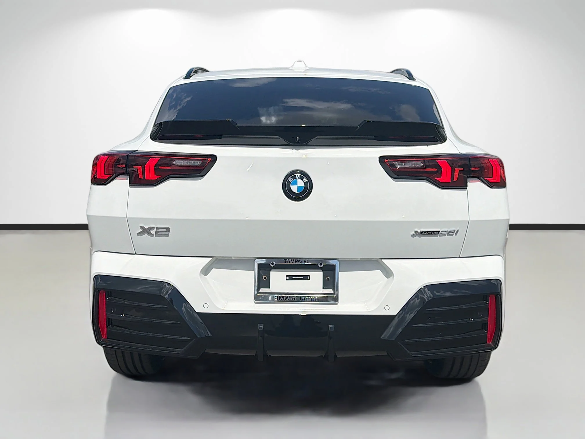 New 2026 Alpine White BMW xDrive28i image 4