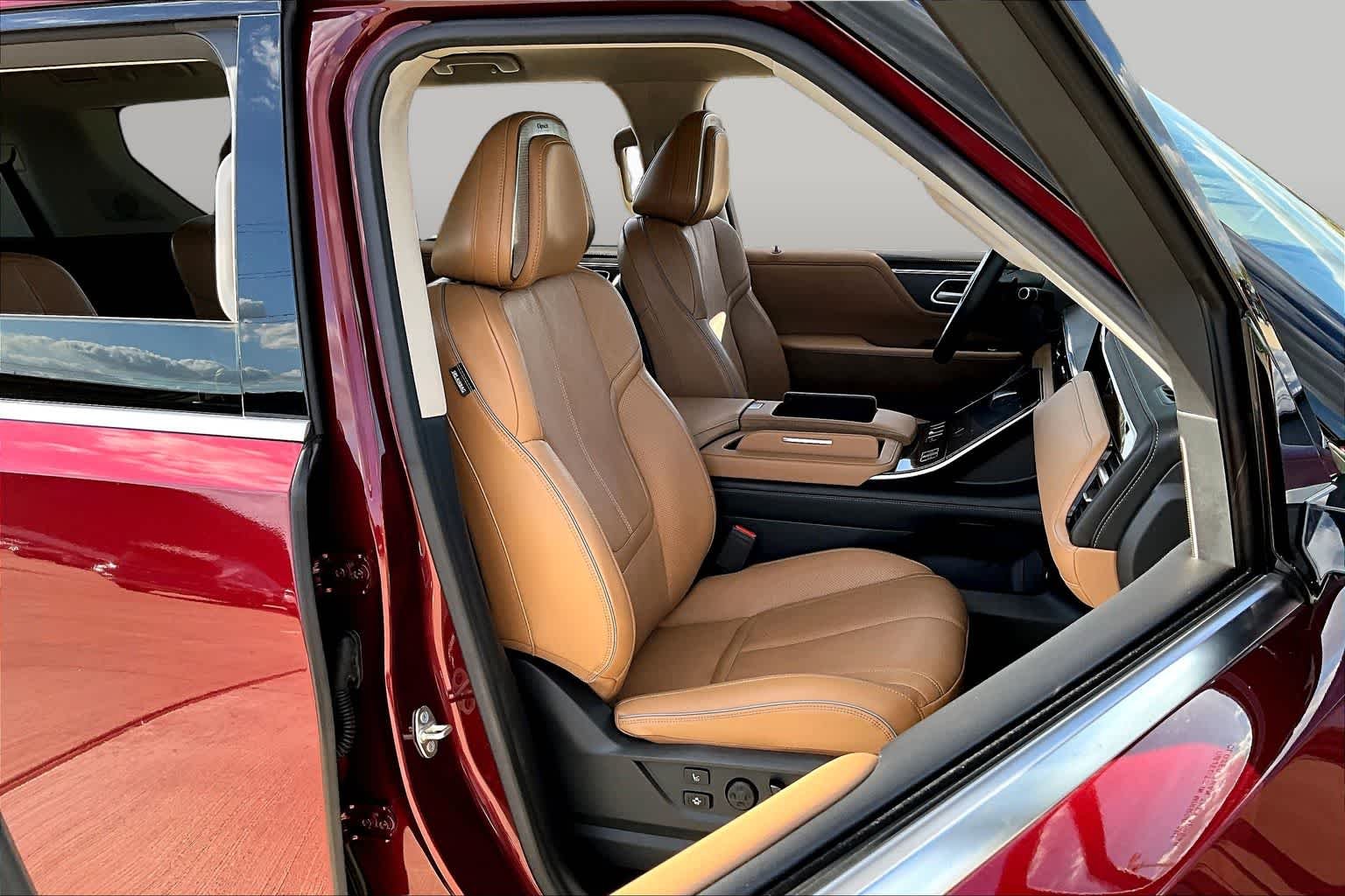Used 2025 Coulis Red INFINITI SENSORY image 9