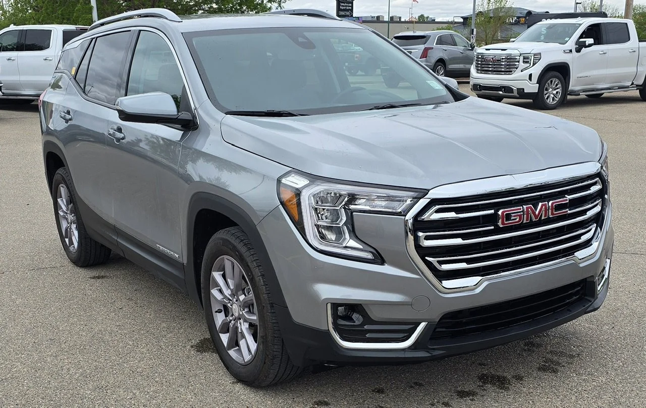 Used 2024 Gray GMC SLT AWD image 7