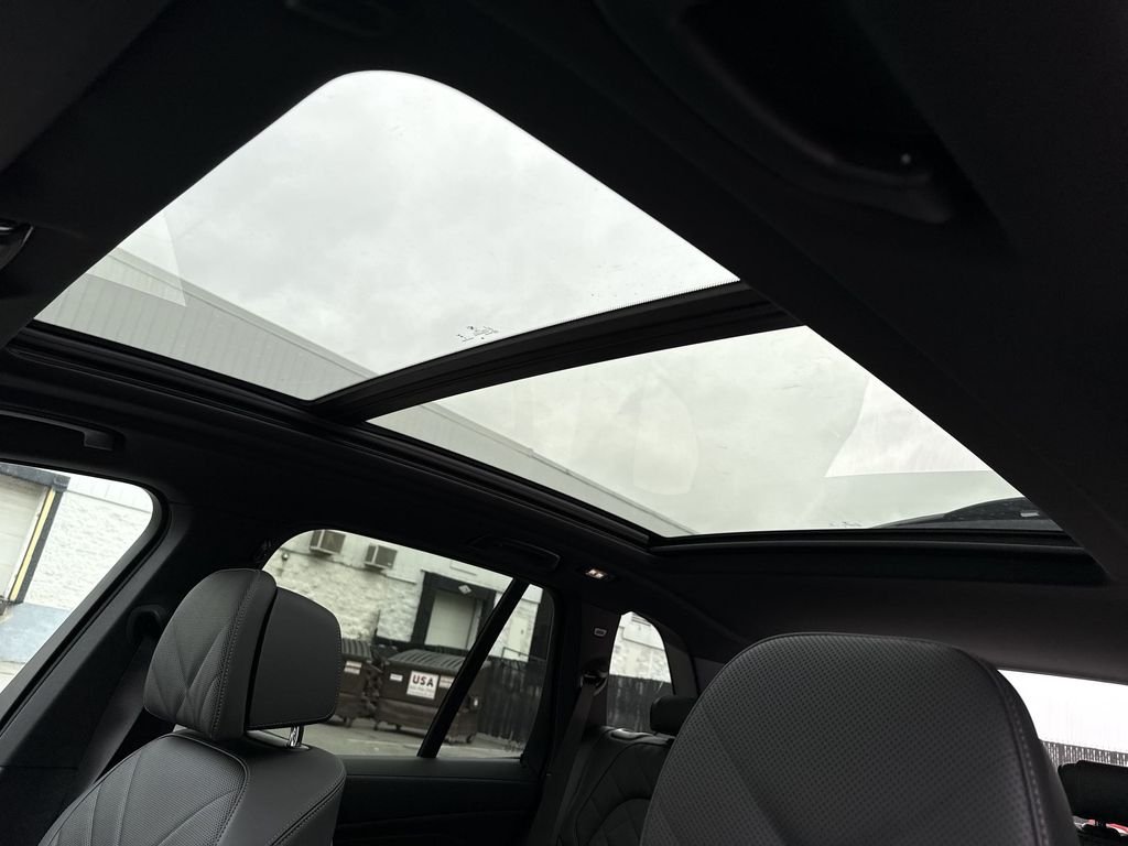 New 2026 Carbon Black Metallic BMW xDrive40i image 22