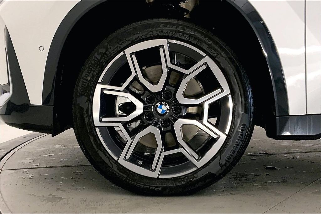 New 2027 Mineral White Metallic BMW xDrive28i image 9