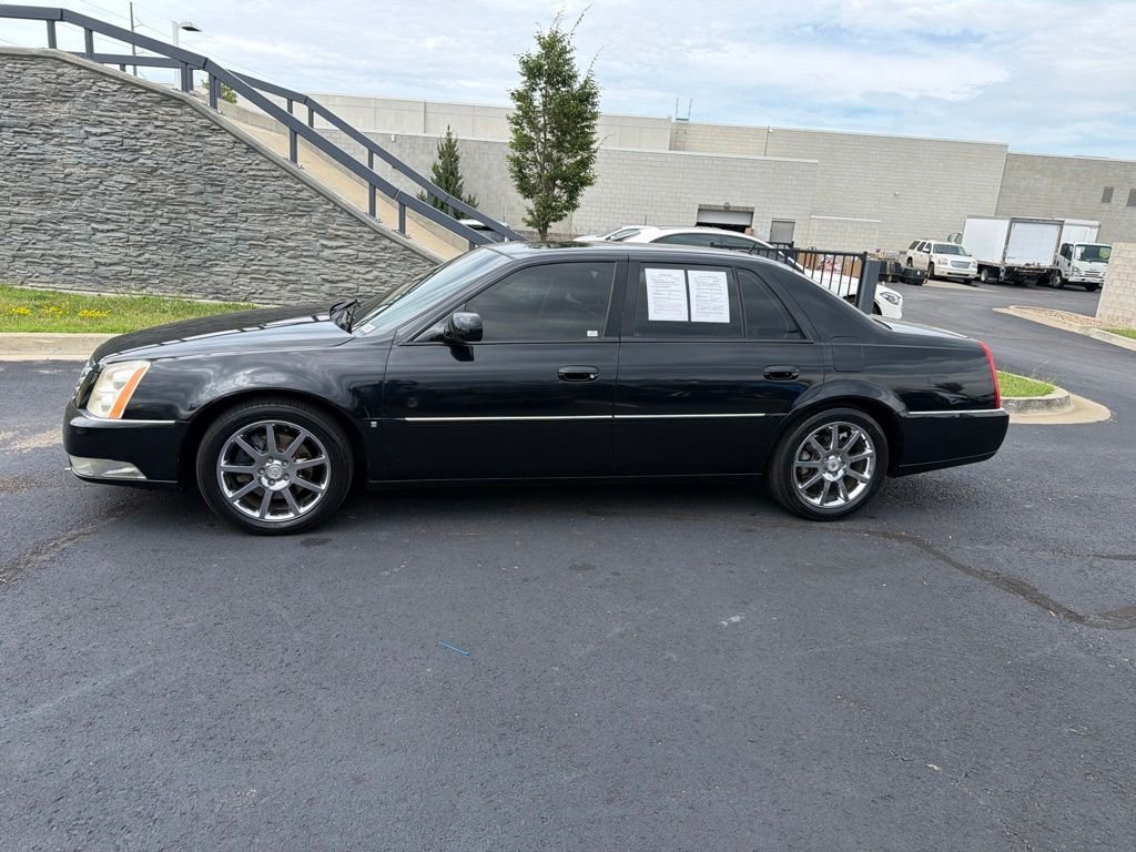 Used 2008 Black Cadillac Base image 4